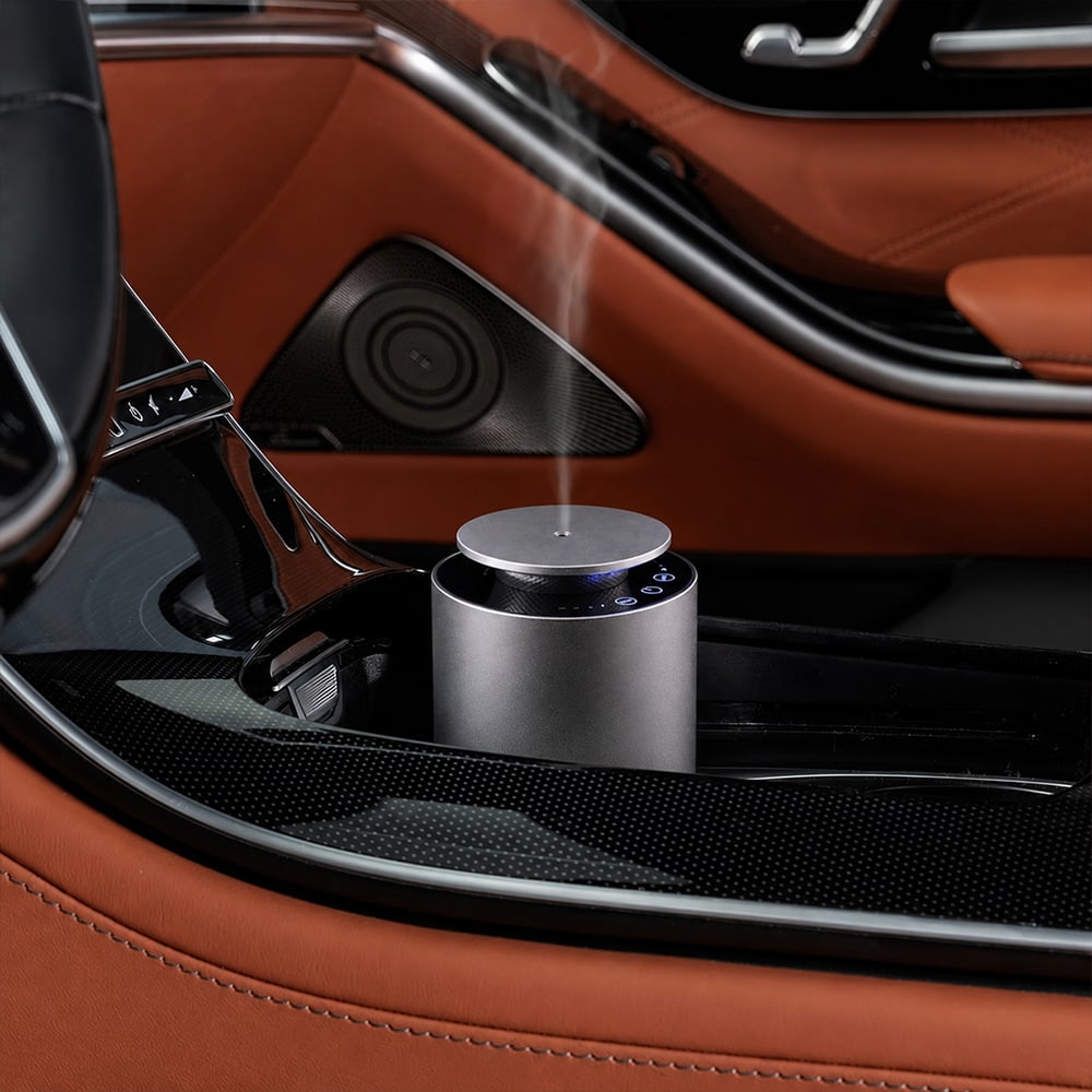 MISTRUNE Drive diffuser — a silver accent for the journey